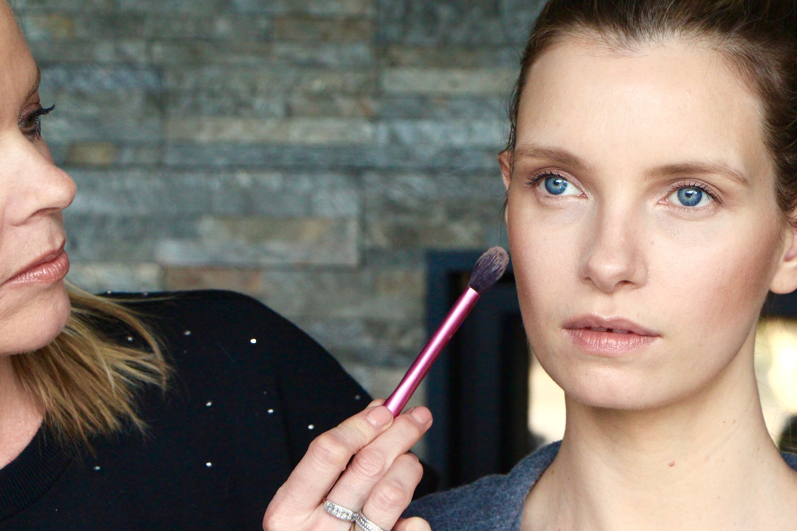 Makeup How-To: Subtle Daylight Contouring