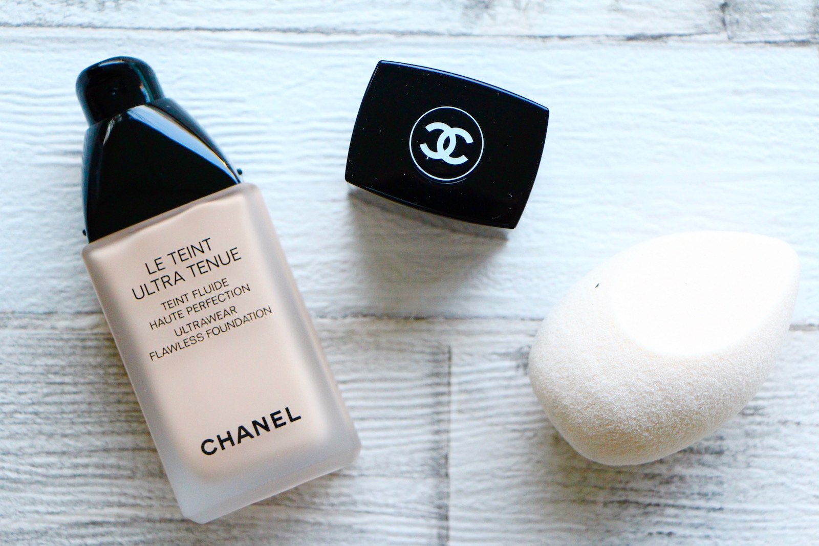 chanel ultra le teint compact foundation