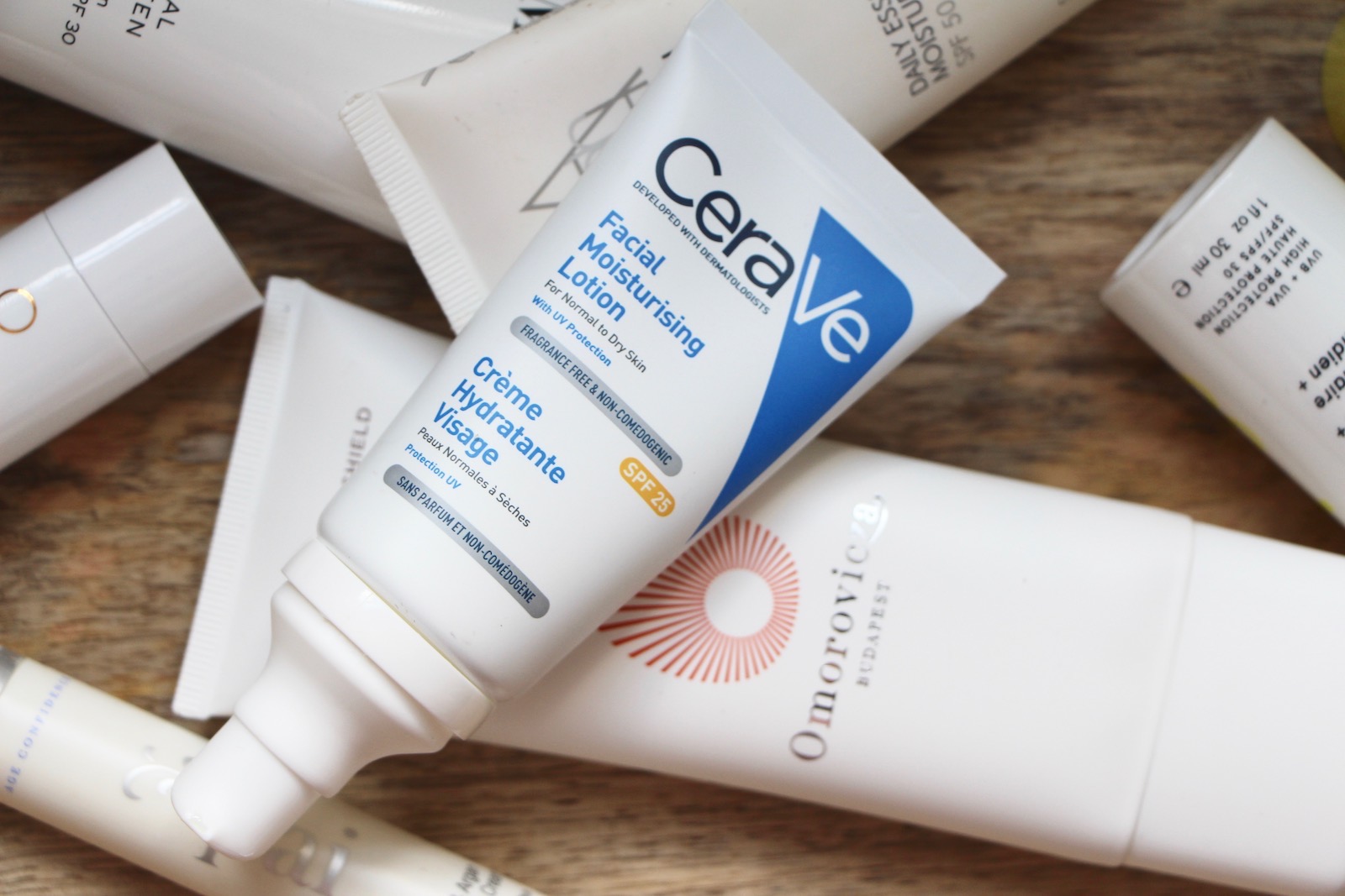 CeraVe Facial Moisturising Lotion SPF 25: Affordable Sunscreen Elegance